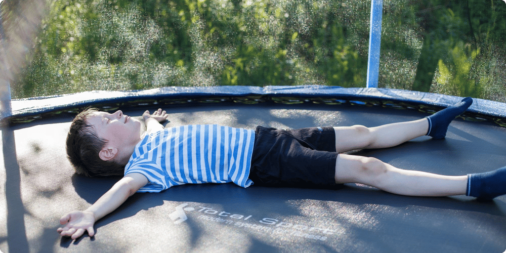 Stockage et protection du trampoline